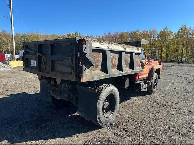 Image of Ford F7000 equipment image 4
