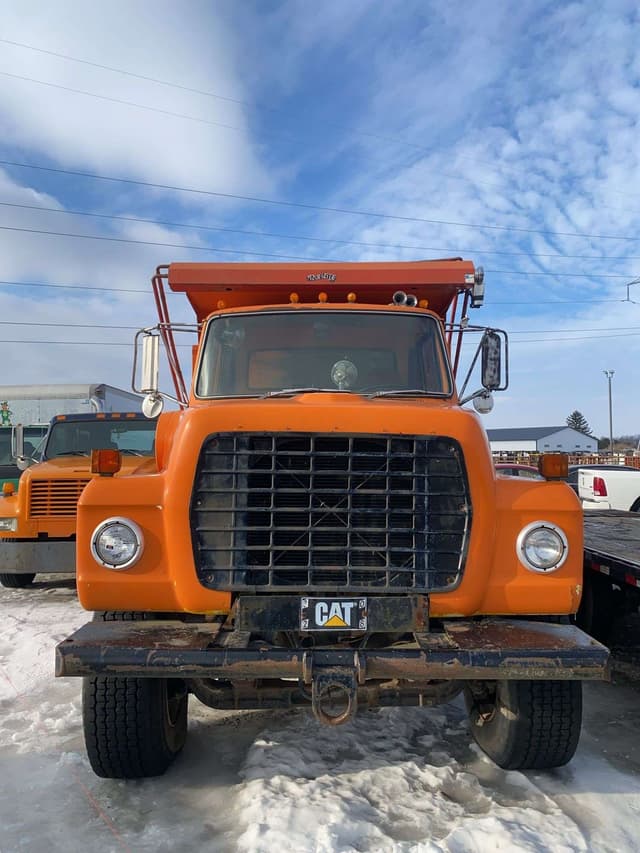 Image of Ford F-9000 equipment image 1