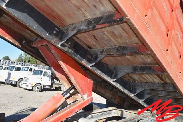 Image of Ford 600 equipment image 4