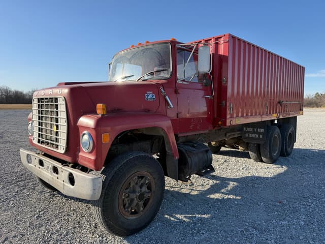 Image of Ford LT800 equipment image 1