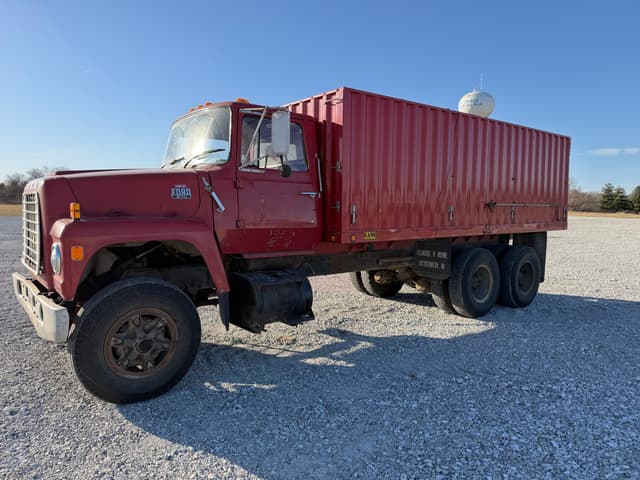 Image of Ford LT800 equipment image 3