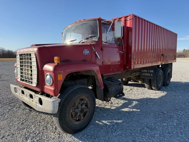 Image of Ford LT800 equipment image 2