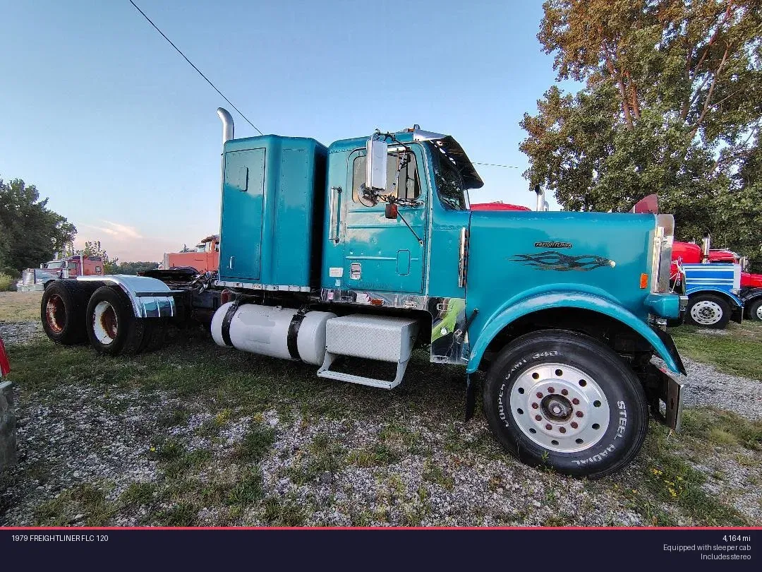 1979 Freightliner FLC120 Equipment Image0