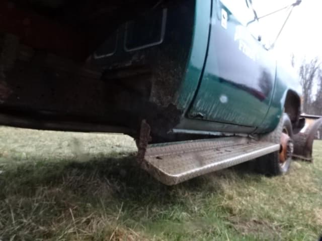 Image of GMC 3500 equipment image 4