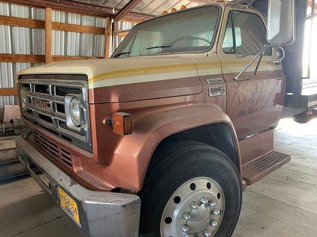 Thumbnail image GMC 7000 1
