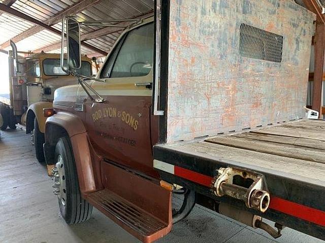 Thumbnail image GMC 7000 4