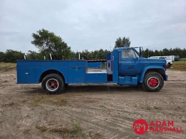 Image of GMC C70 equipment image 2