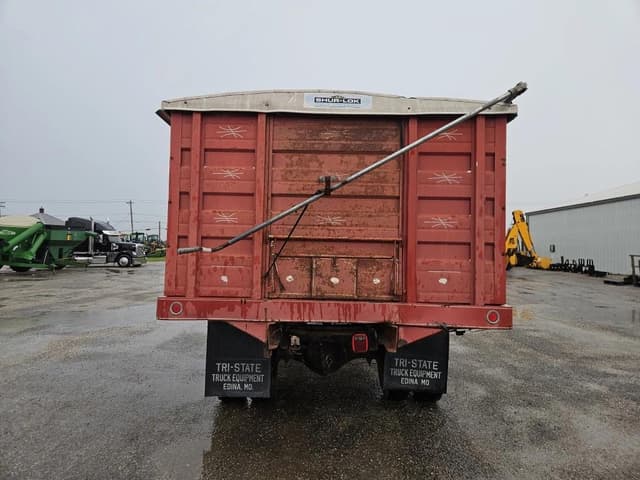 Image of GMC C7000 equipment image 3