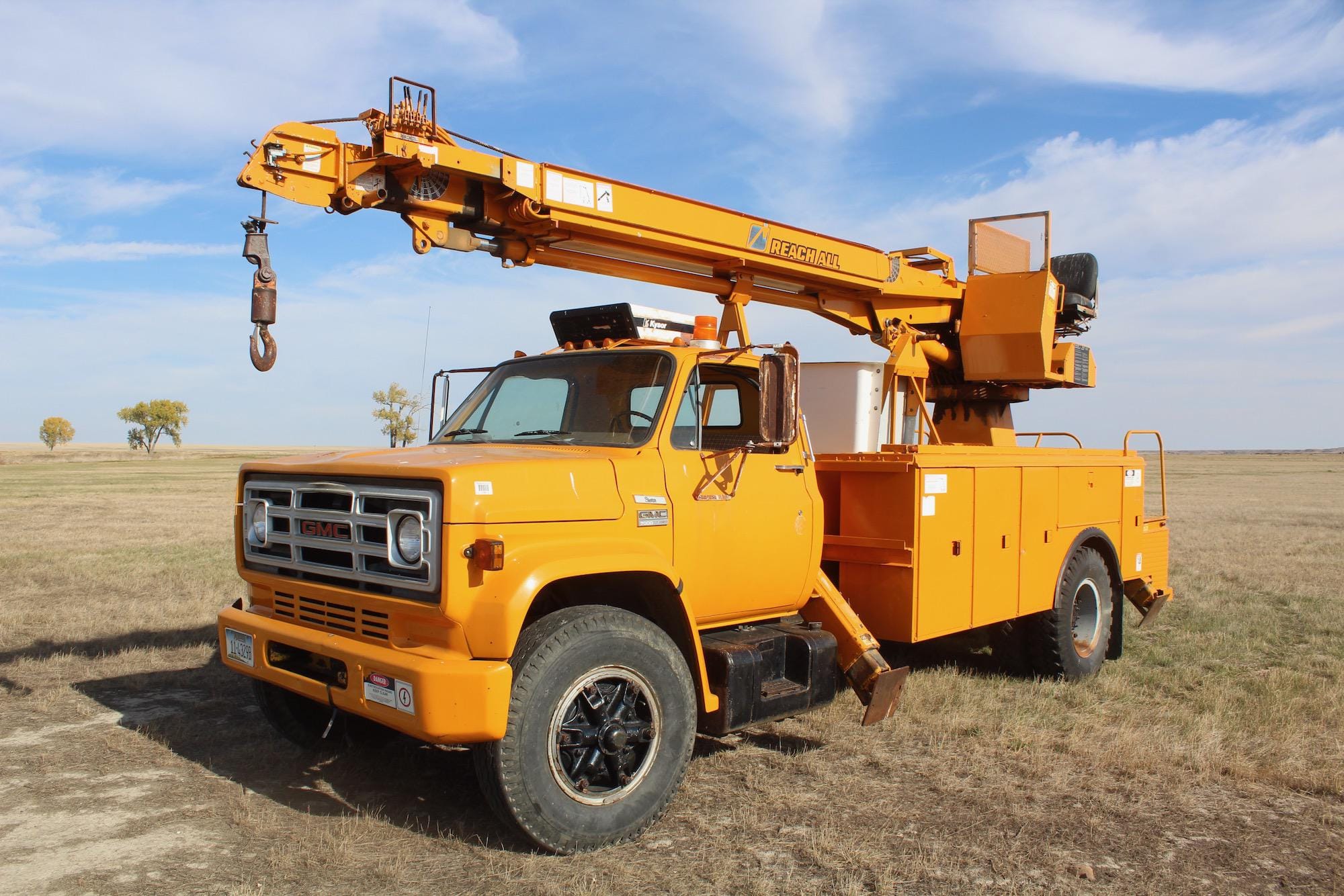 Main image GMC Sierra 7000