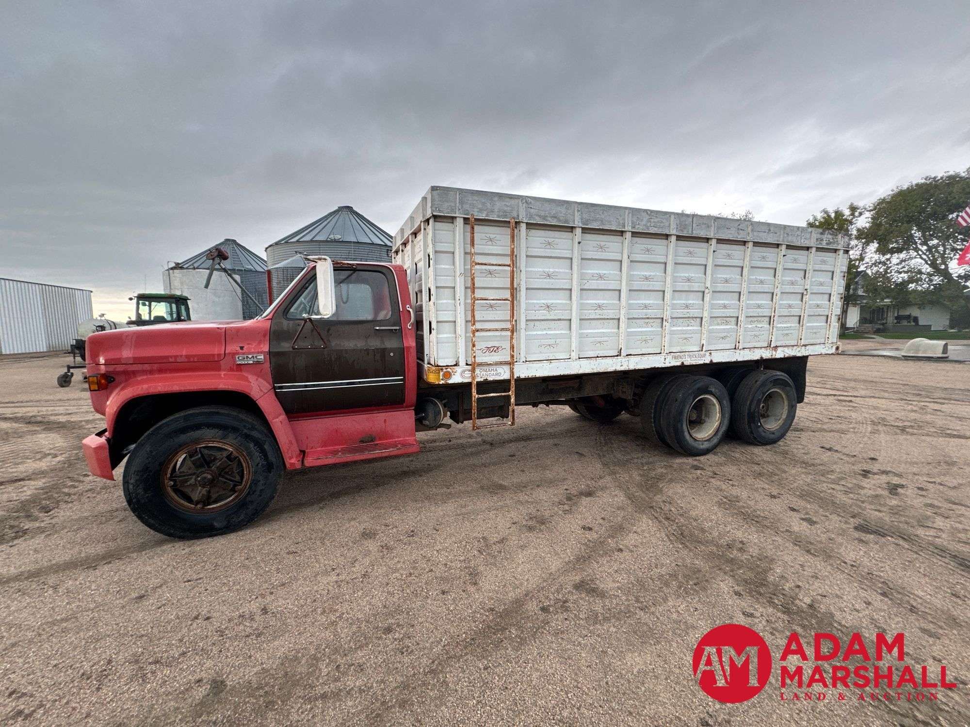 1979 GMC 7000 Equipment Image0