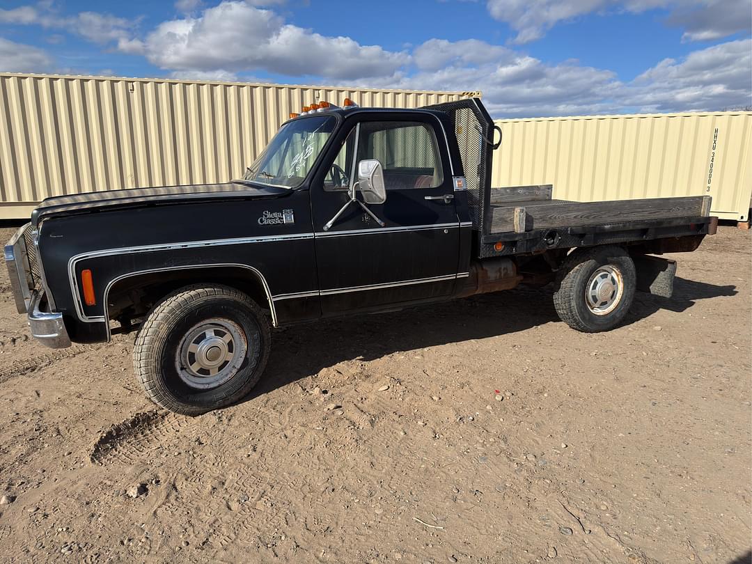 Image of GMC Sierra Primary image