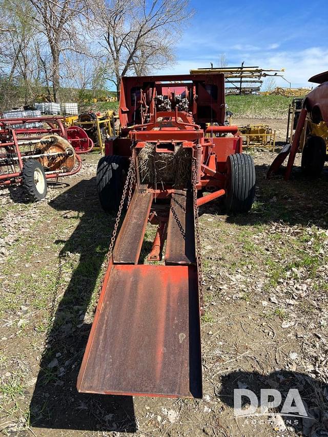 Image of Hesston 4600 equipment image 3