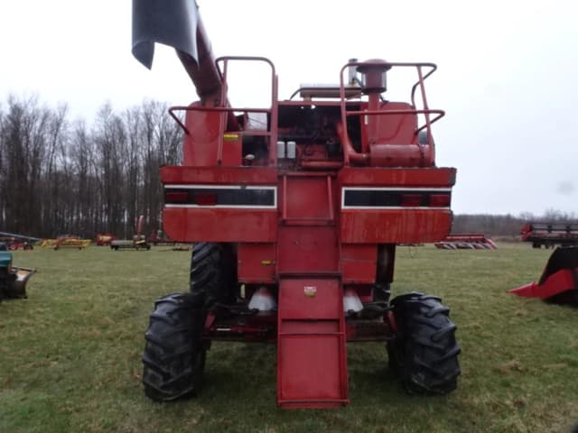 Image of International Harvester 1460 equipment image 2