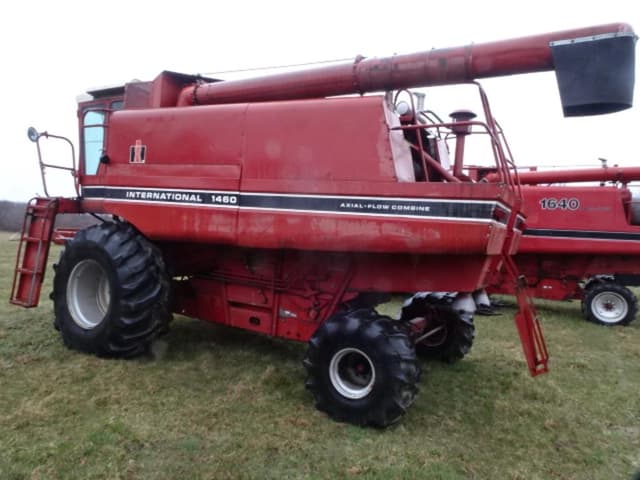 Image of International Harvester 1460 equipment image 1