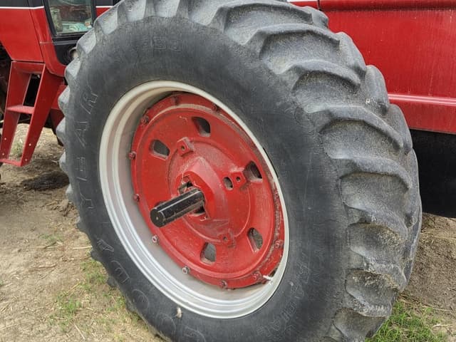 Image of International Harvester 3588 equipment image 4