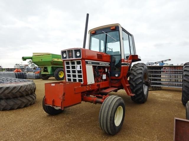 Image of International Harvester 886 equipment image 1