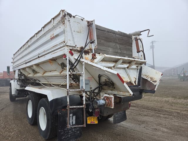 Image of International S-Series equipment image 4