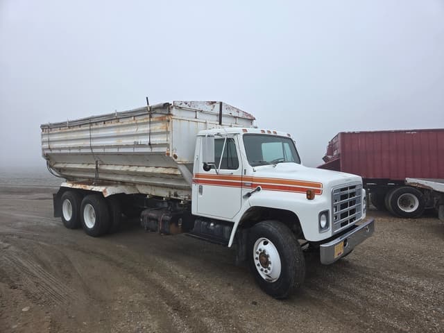 Image of International S-Series equipment image 1