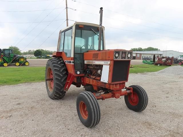 Image of International Harvester 1086 equipment image 3
