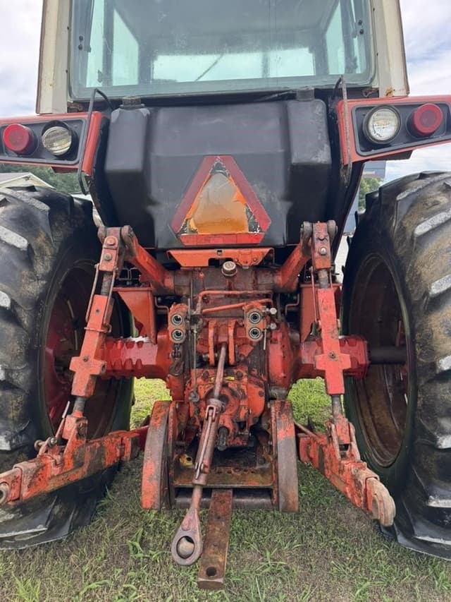 Image of International Harvester 1086 equipment image 4