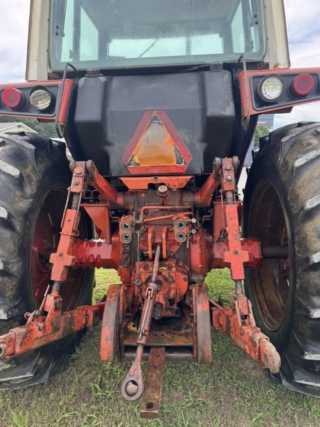 Image of International Harvester 1086 equipment image 4