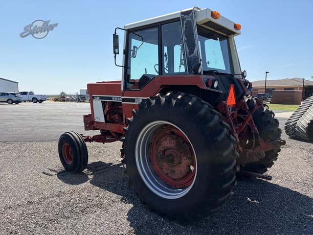 Image of International Harvester 1086 equipment image 4