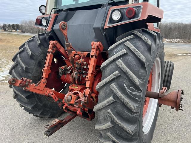 Image of International Harvester 1086 equipment image 2