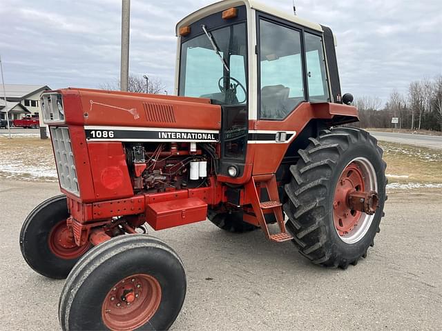 Image of International Harvester 1086 equipment image 3