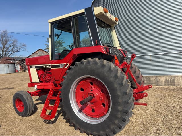 Image of International Harvester 1086 equipment image 4