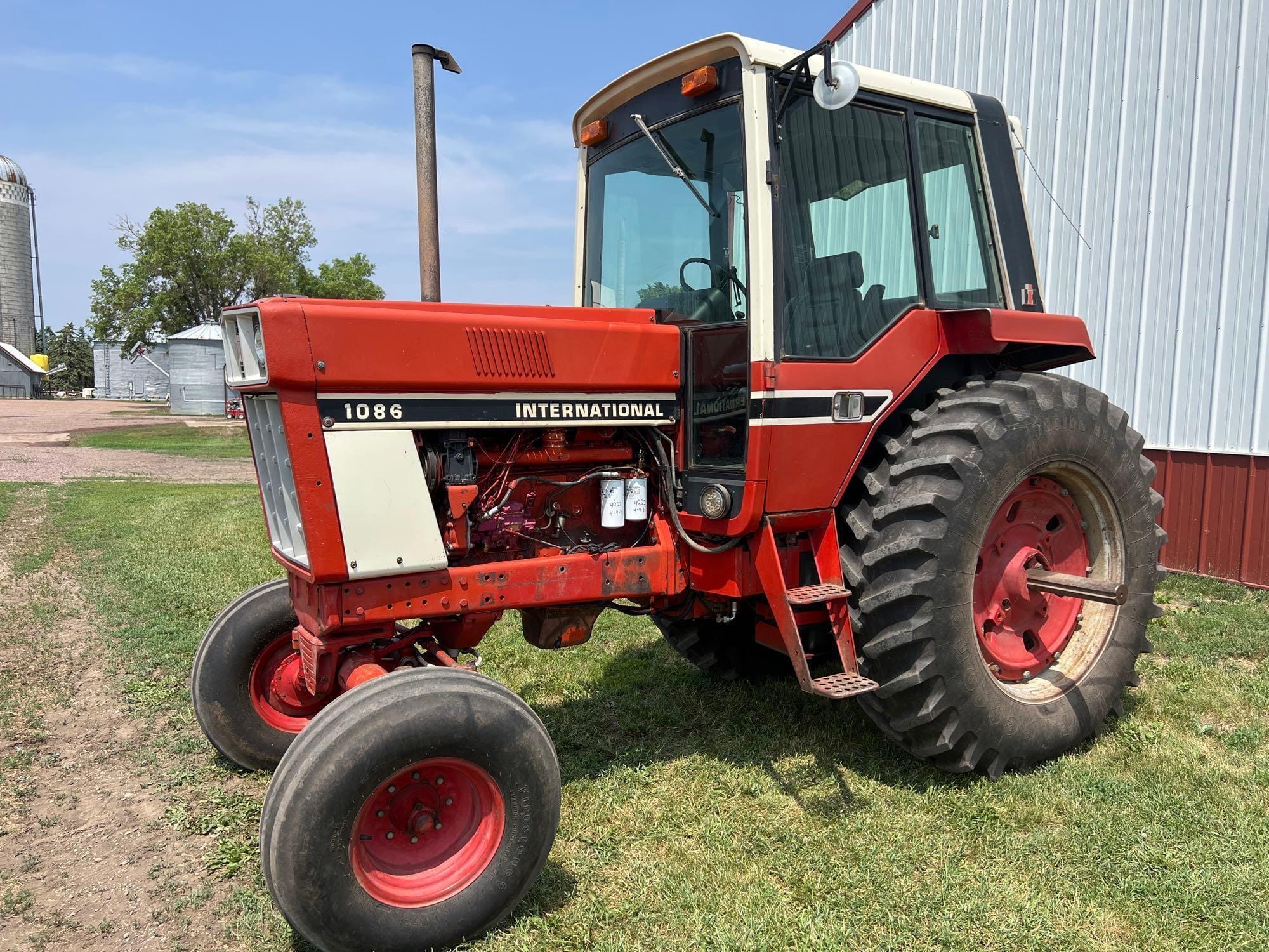 Main image International Harvester 1086