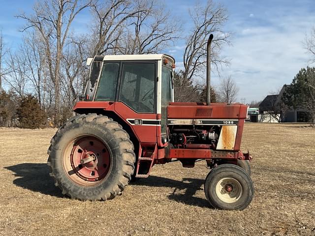 Image of International Harvester 1086 equipment image 1