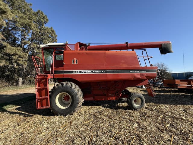 Image of International Harvester 1460 equipment image 2