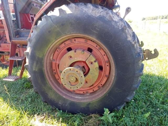 Image of International Harvester 1486 equipment image 4
