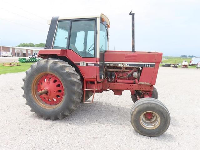 Image of International Harvester 1586 equipment image 4