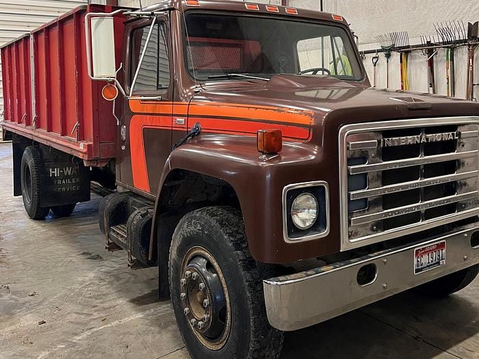 1979 International S1800 Equipment Image0