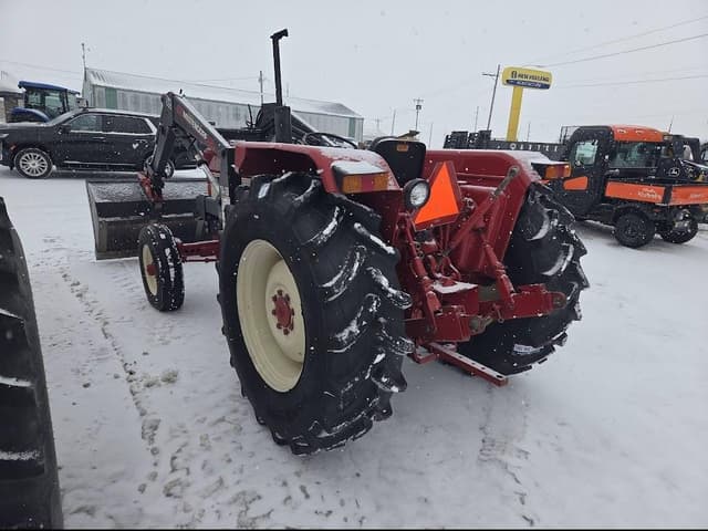 Image of International Harvester 684 equipment image 3