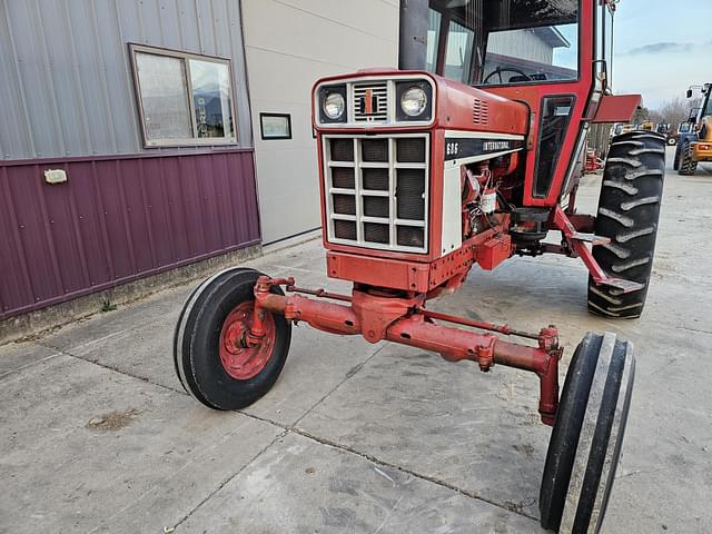 Image of International Harvester 686 equipment image 1