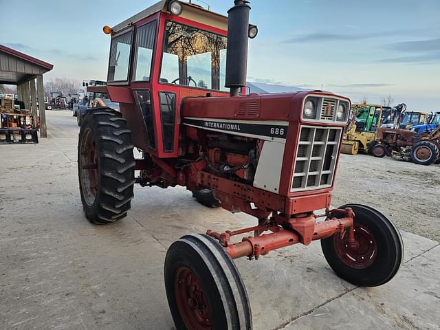 Image of International Harvester 686 equipment image 2