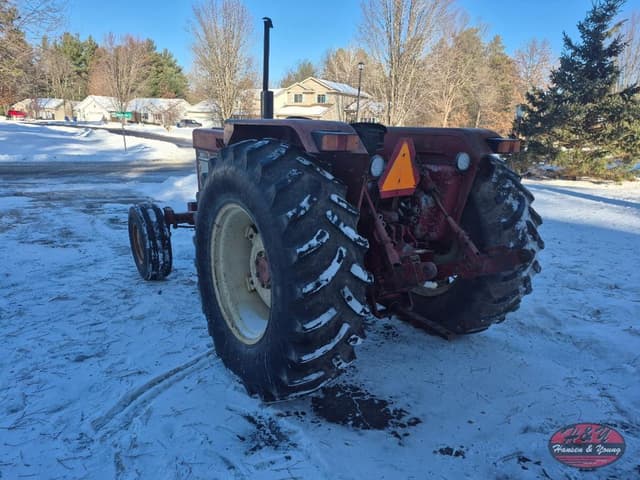 Image of International Harvester 884 equipment image 3