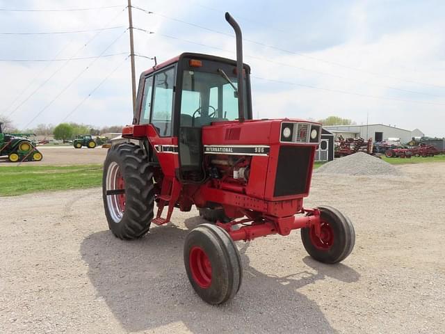 Image of International Harvester 986 equipment image 3