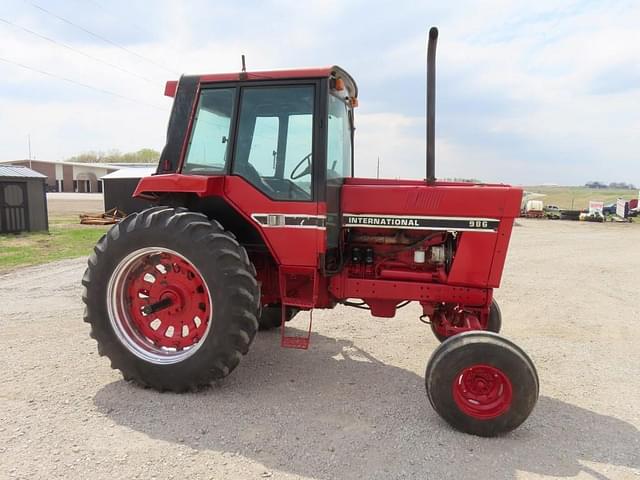 Image of International Harvester 986 equipment image 4