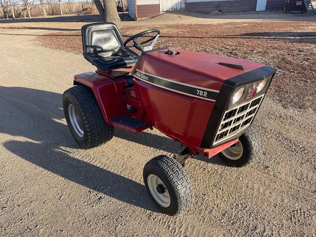 Image of International Harvester 782 equipment image 1