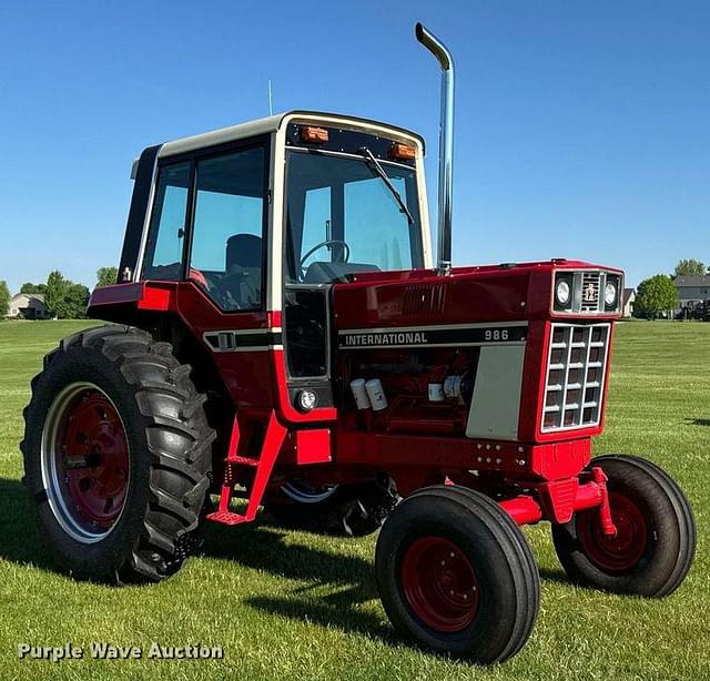 Image of International Harvester 986 equipment image 2