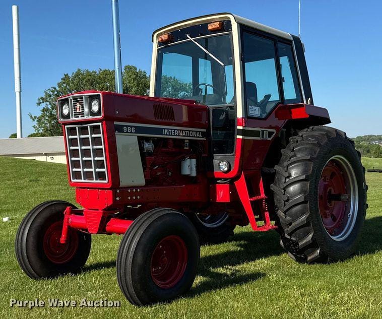 Main image International Harvester 986