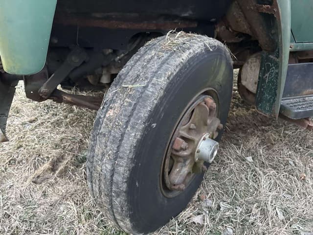 Image of International F1924 equipment image 4