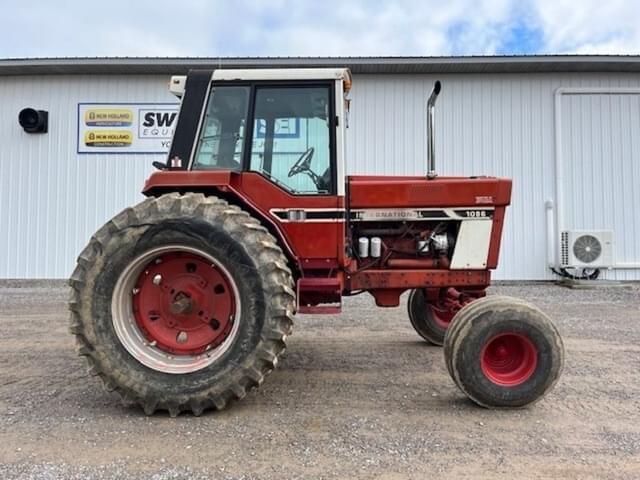 Image of International Harvester 1086 equipment image 1