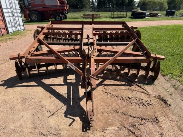 Image of International Harvester 370 equipment image 1