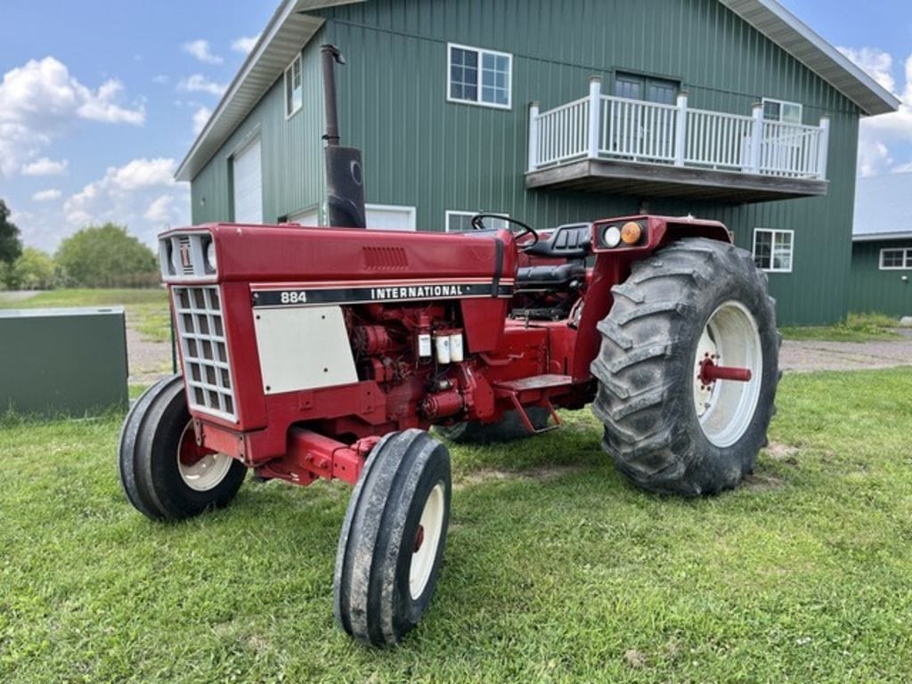 Main image International Harvester 884