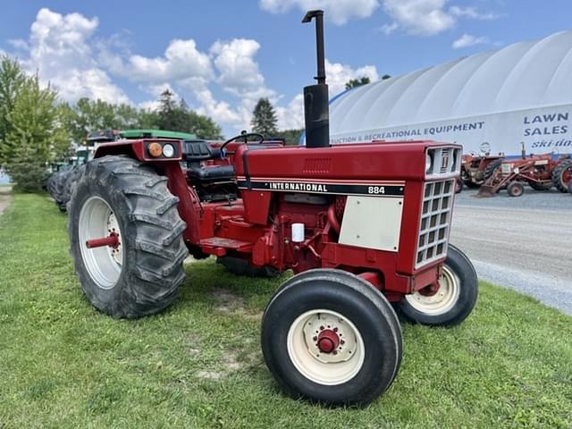 Image of International Harvester 884 equipment image 1