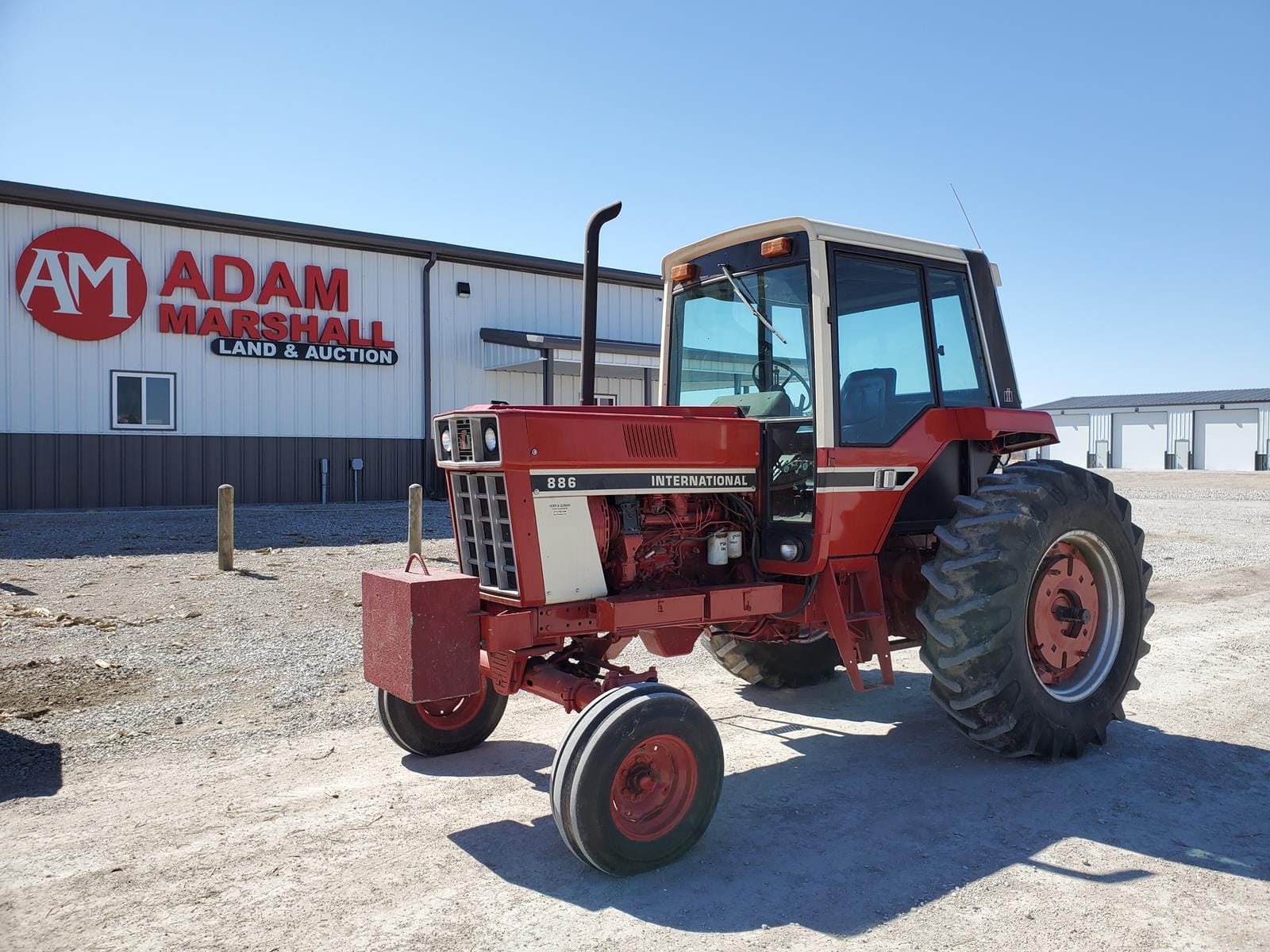 Main image International Harvester 886